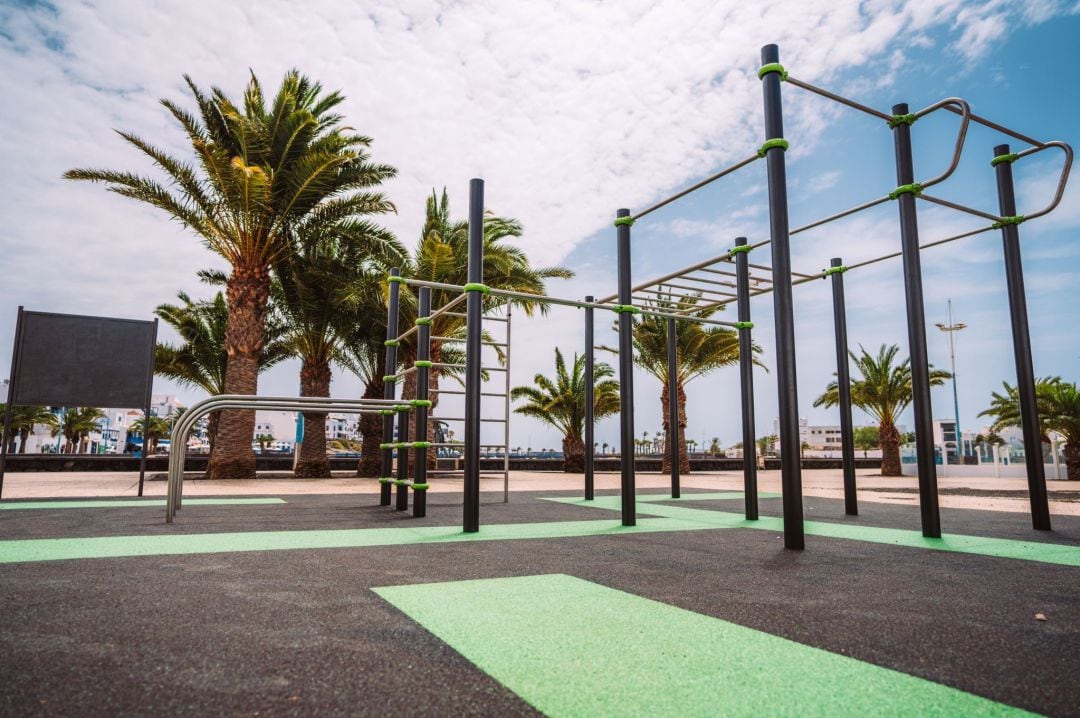 El parque de calistenia puesto en marcha en el Charco de San Ginés.