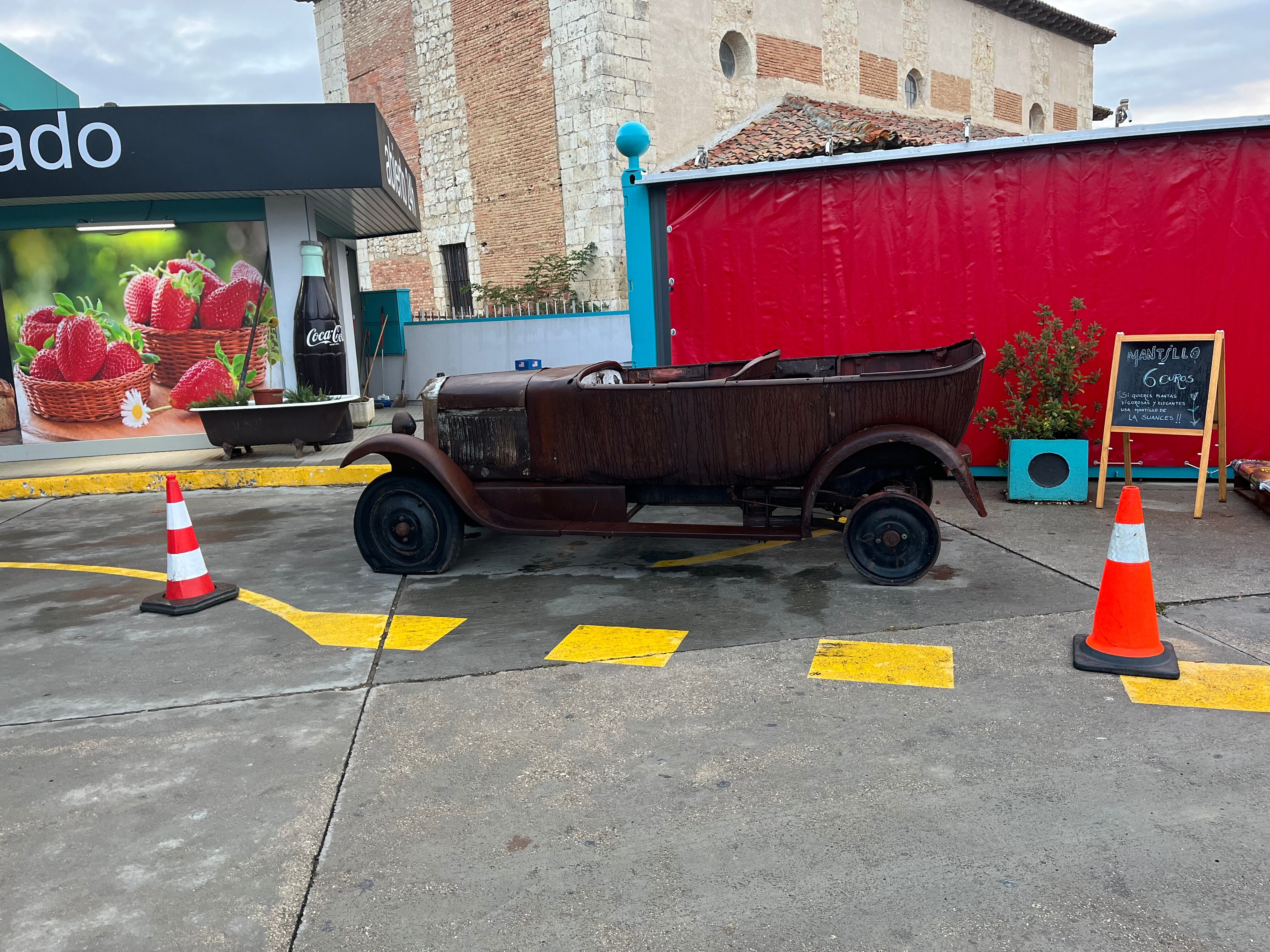 En la exposición se puede ver alguna 'joya' antigua