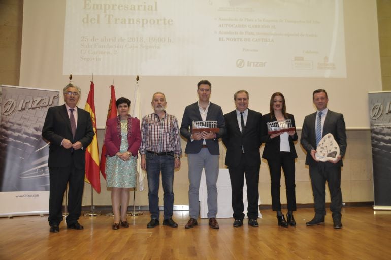 Imagen de familia de los premiados con los Acueductos de Plata de Asetra