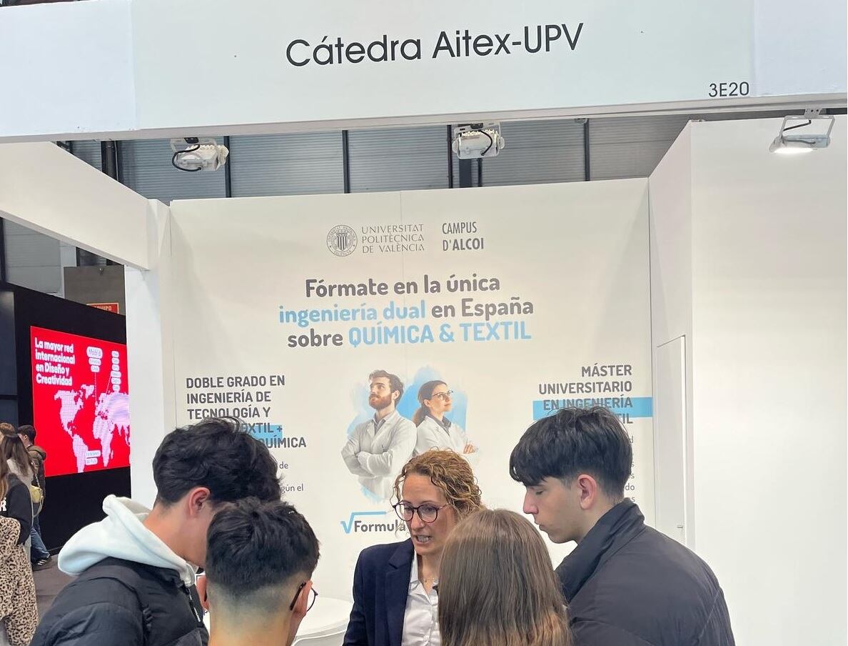 Las titulaciones textiles del Campus de Alcoy de la UPV se exponen en Madrid