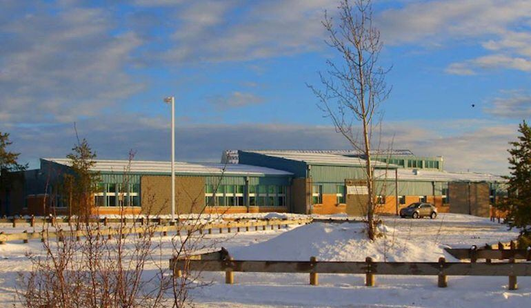 Instituto de la localidad canadiense de La Loche, donde dos personas han muerto en un tiroteo.     