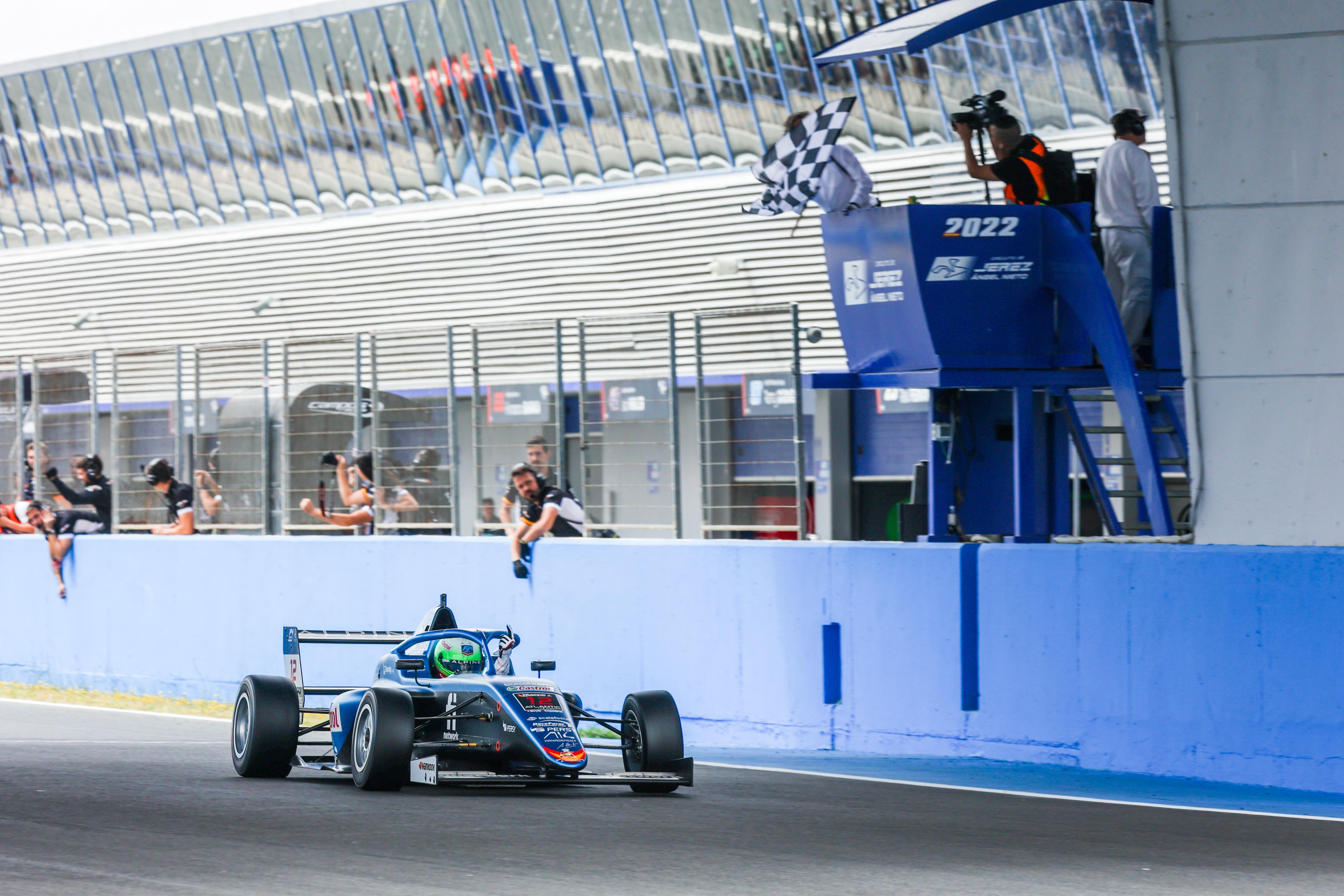 Carrera F-4 en el Circuito de Jerez