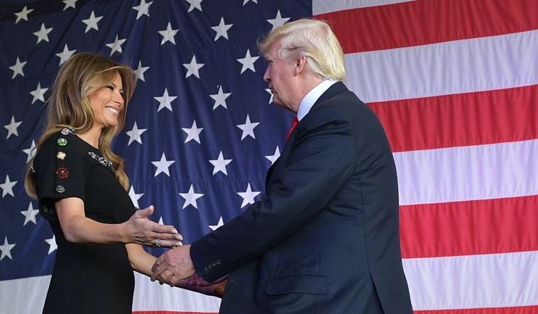 El presidente de los Estados Unidos junto a su mujer, Melania Trump.