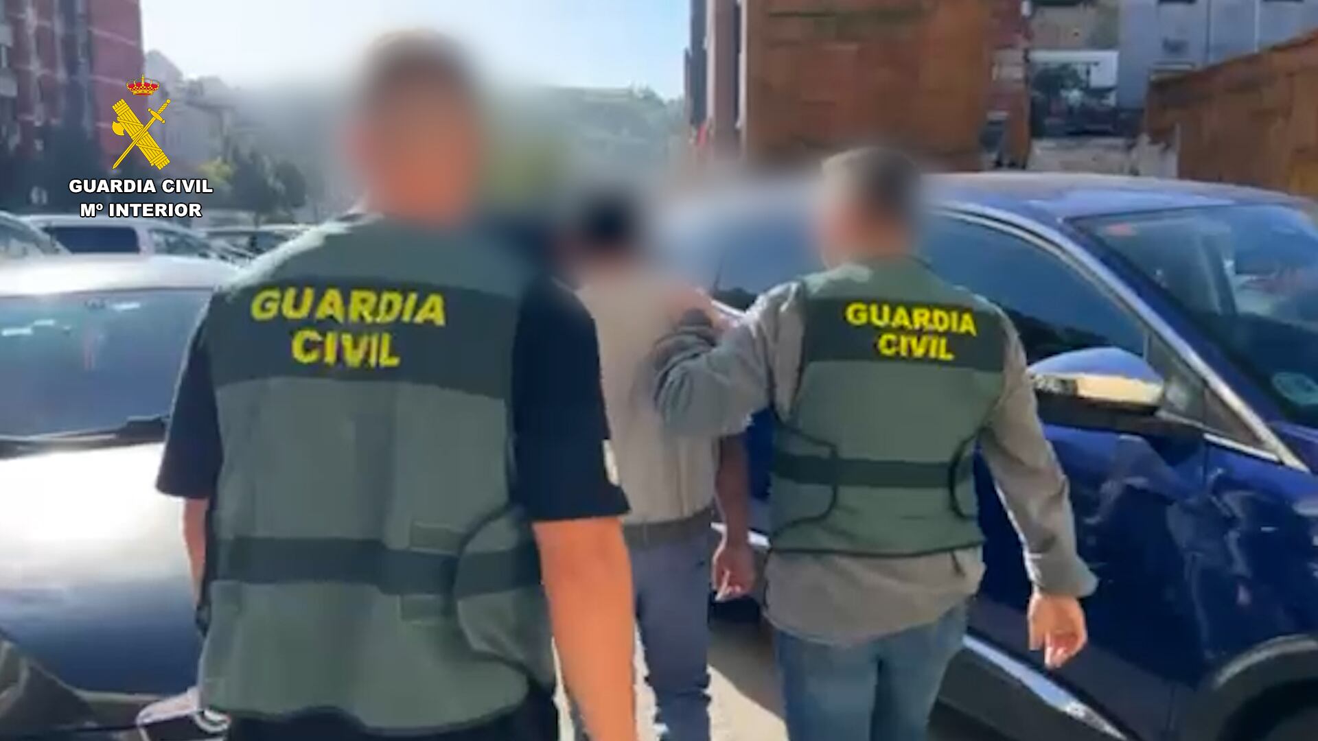 BILBAO, 17/01/2026.-La Guardia Civil ha liberado a un octogenario al que miembros de una red criminal asentada en Bizkaia habían aislado de su entorno familiar para obligarle a ejercer mendicidad y utilizarlo en estafas a través de internet que superarían los 36.000 euros. EFE/ Guardia Civil SOLO USO EDITORIAL/SOLO DISPONIBLE PARA ILUSTRAR LA NOTICIA QUE ACOMPAÑA (CRÉDITO OBLIGATORIO)