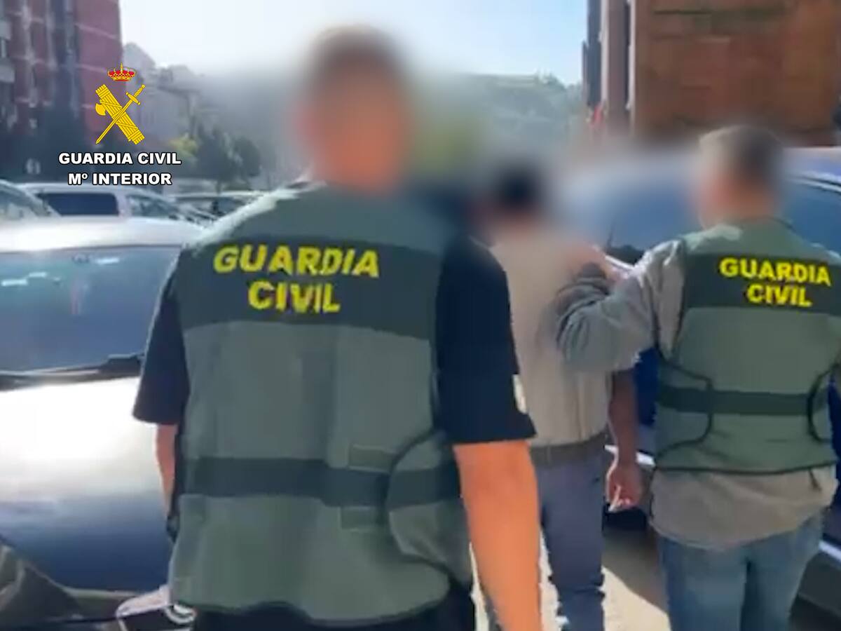 Liberado un octogenario usado por una red criminal en Bizkaia para estafas por internet