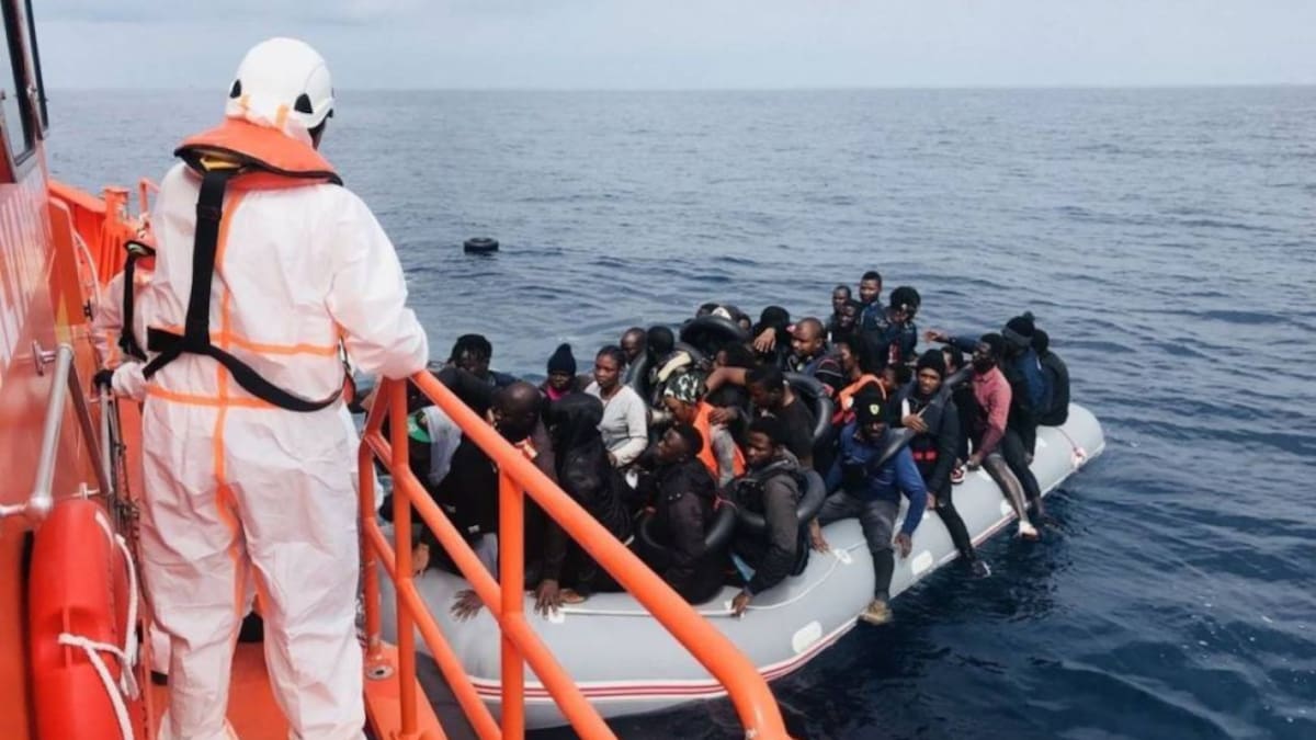 109 personas son interceptadas en cinco pateras tras llegar a las costas de la Región de Murcia