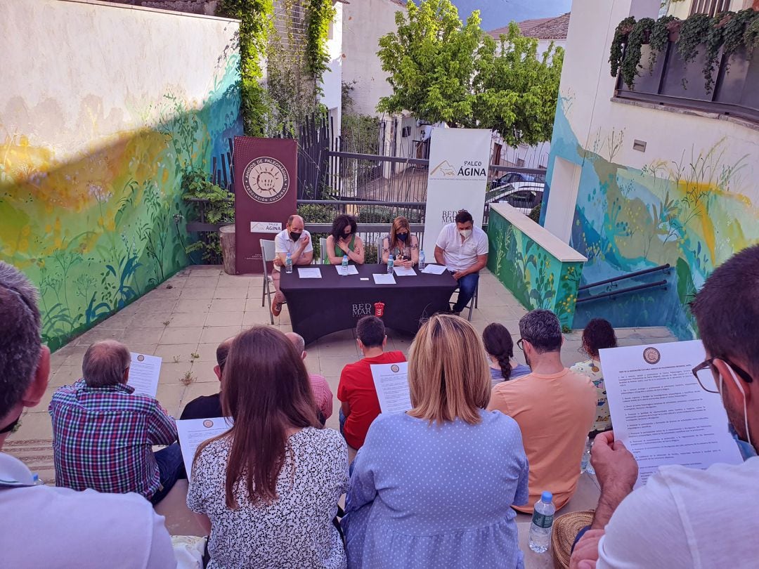 Momento de la presentación de la Asociación Amigos de Paleomágina