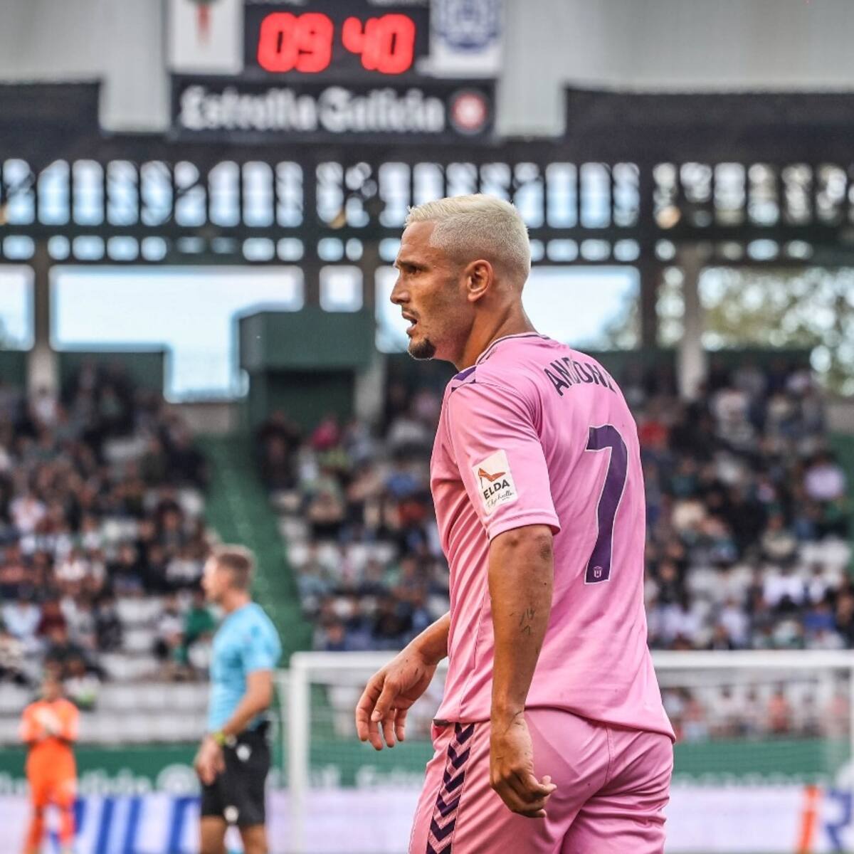 Florin Andone y Juan Canales, delantero y preparador de porteros del Eldense, sancionados con dos partidos