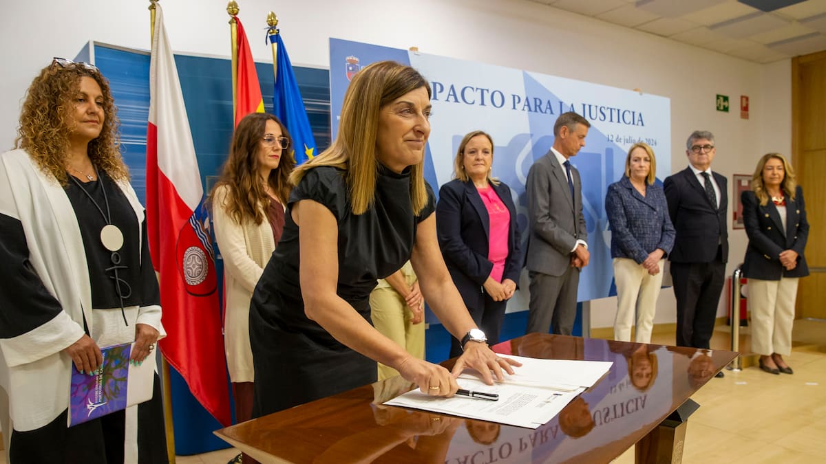 El Gobierno firma el primer pacto para la Justicia en Cantabria, que busca más medios y más agilidad