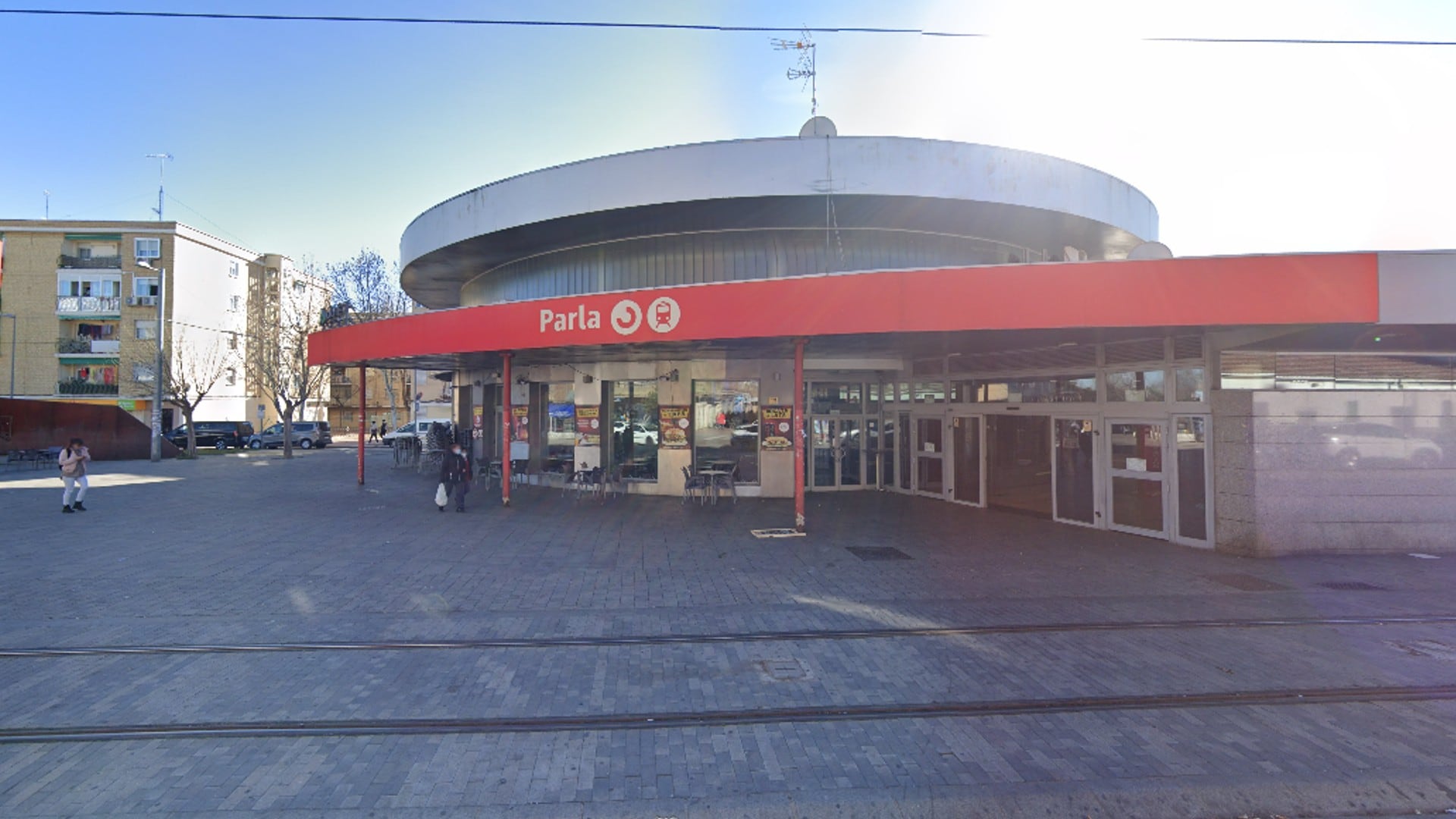 Exteriores de la estación de Cercanías de Parla