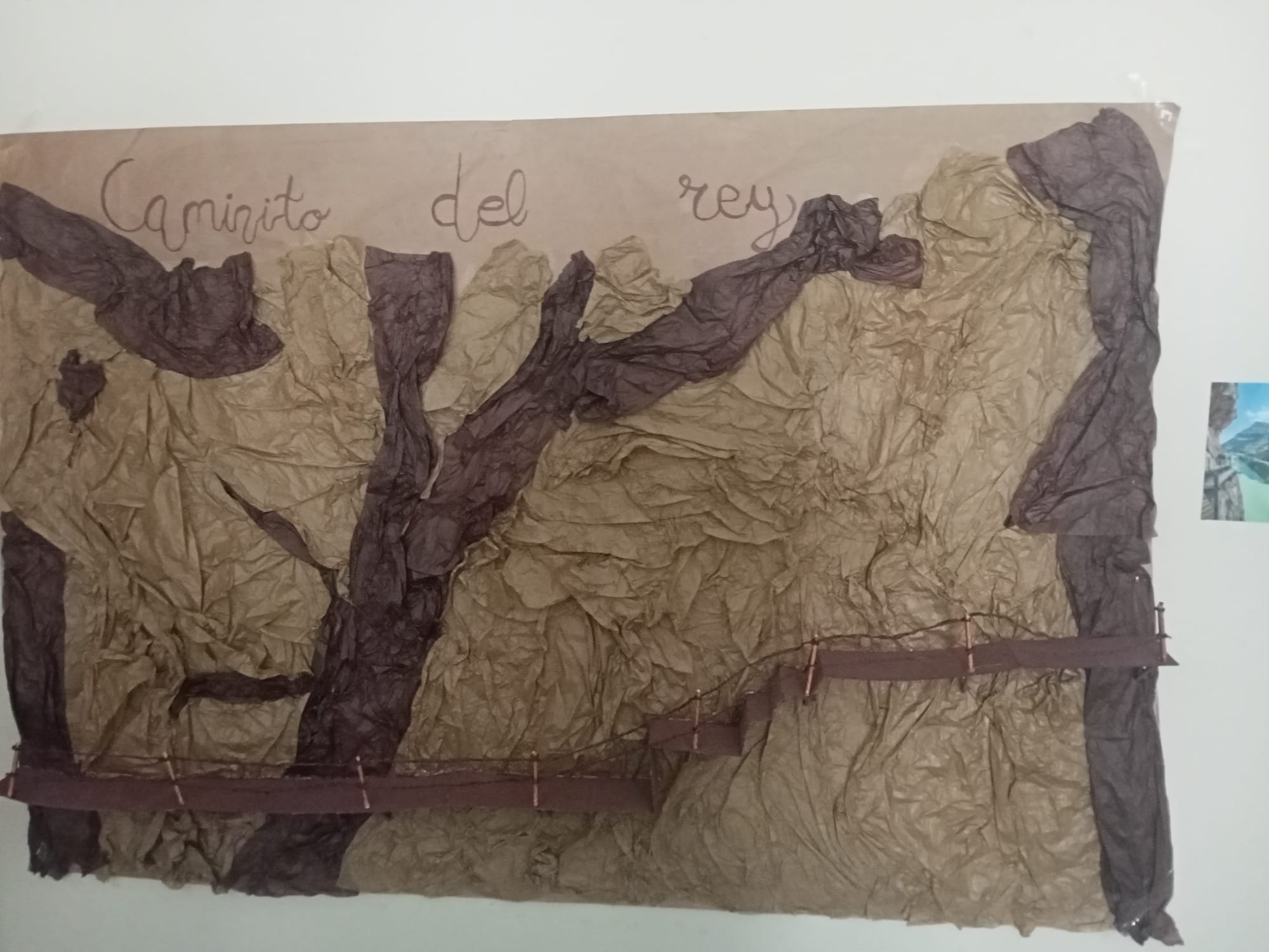 Stand de 2 º ESO B, dedicado al Caminito del Rey (Málaga)