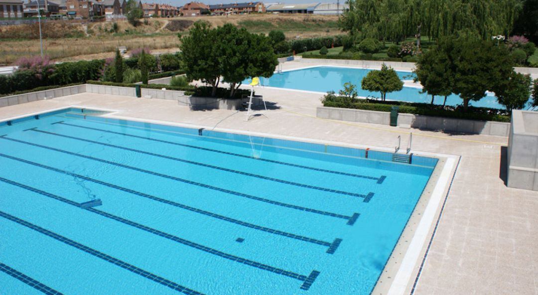 Piscinas de verano del polideportivo Justo Gómez Salto