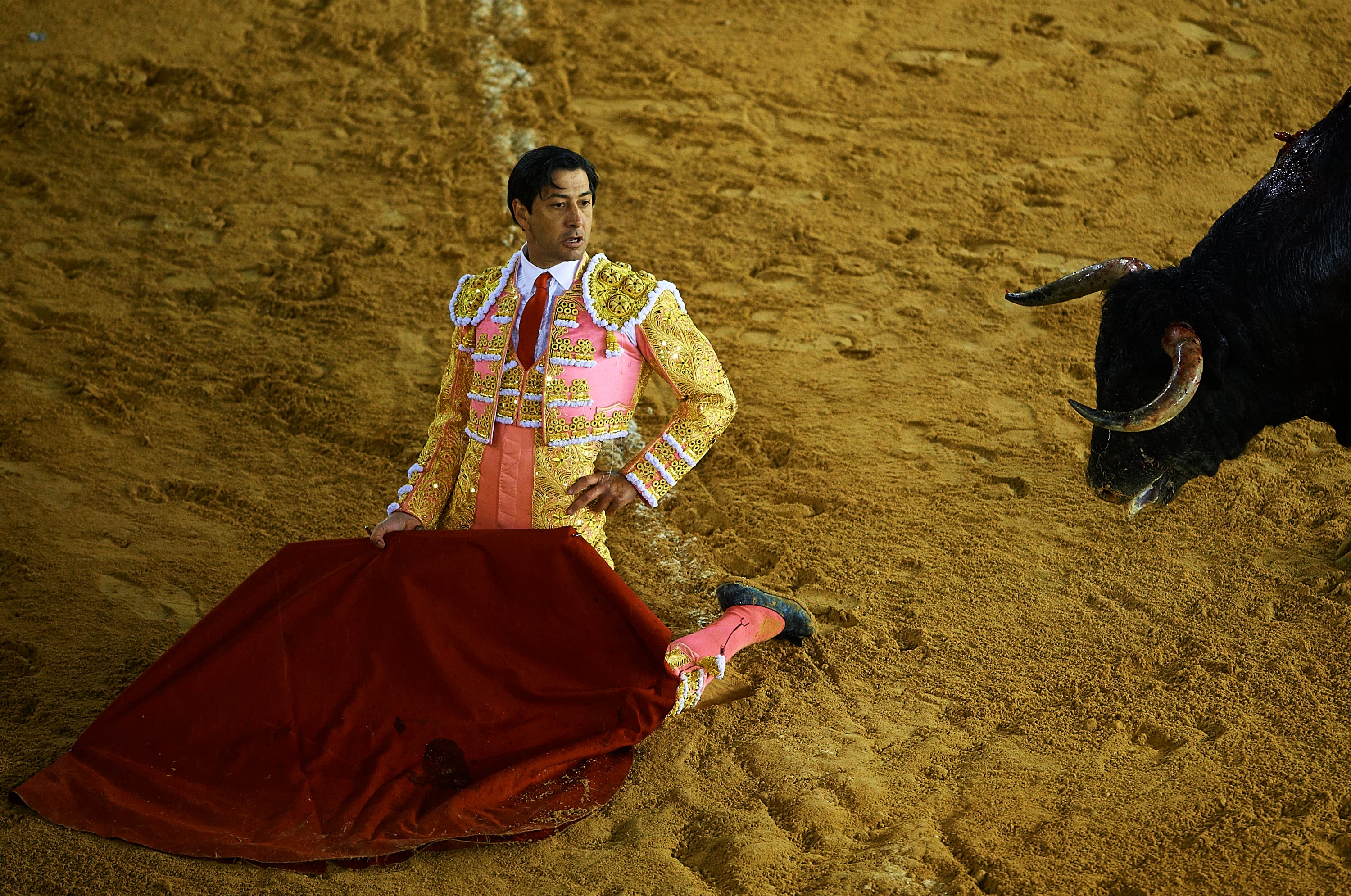 El torero Vicente Barrera durante una corrida de toros en la ciudad de València el pasado 12 de marzo de 2011.