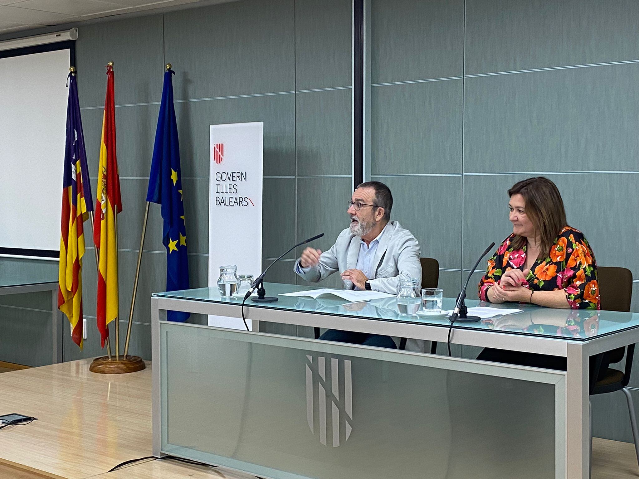 El vicepresidente del Govern, Juan Pedro Yllanes y la consellera de Presidencia, Mercedes Garrido