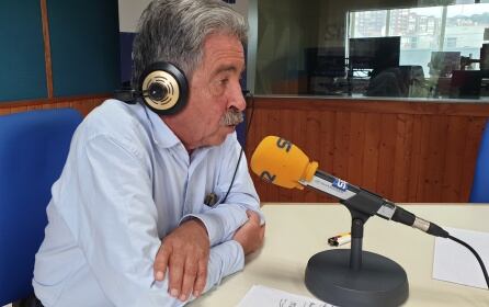 Imagen de archivo. Miguel Ángel Revilla en los estudios de SER Cantabria en Santander