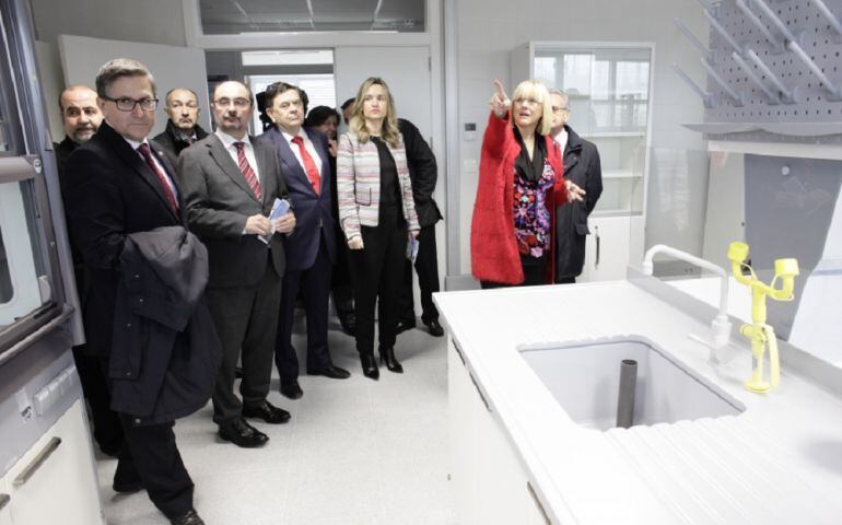 El presidente autonómico y secretario regional del PSOE, Javier Lambán, ha hecho estas declaraciones en la inauguración del edificio del Centro Mixto de Investigación con Empresas, CEMINEM, ubicado en el Campus Río Ebro