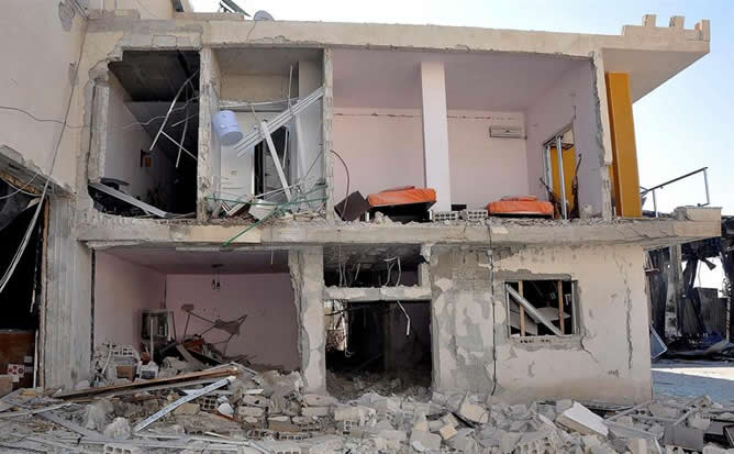 Así quedaron las instalaciones de la cadena progubernamental Al Ikhbariya, en la zona de Drousha, a unos 15 kilómetros al oeste de Damasco, luego de un ataque armado perpetrado por supuestos opositores al régimen de Al Assad