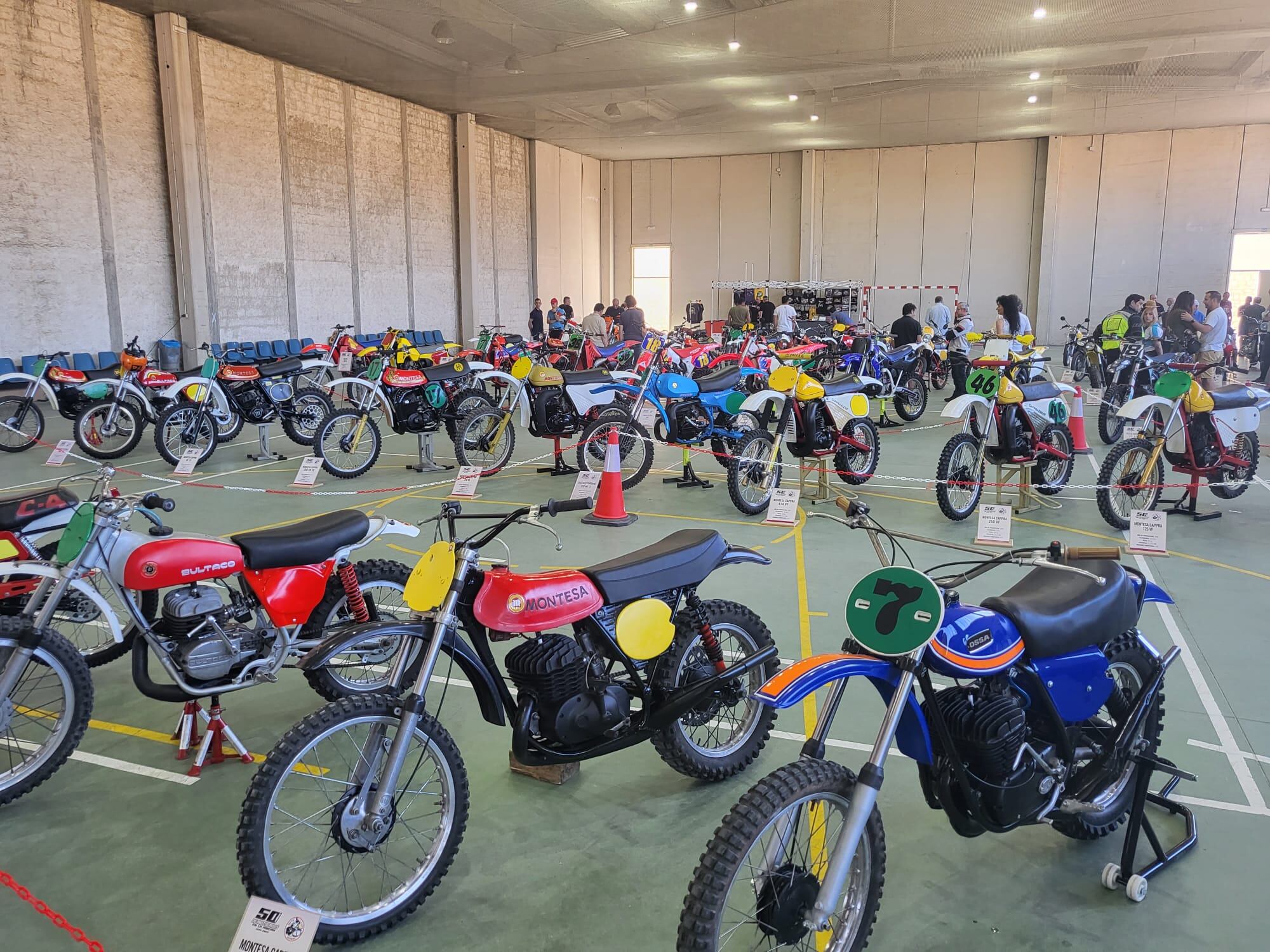 La motocicletas clásicas fueron las protagonistas en Fresnillo de las Dueñas este fin de semana