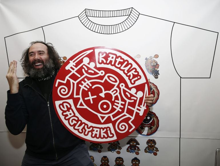 Mikel Urmeneta, exdirector artístico de Kukuxumusu, en la presentación de su nueva marca, Katuki Saguyaki.