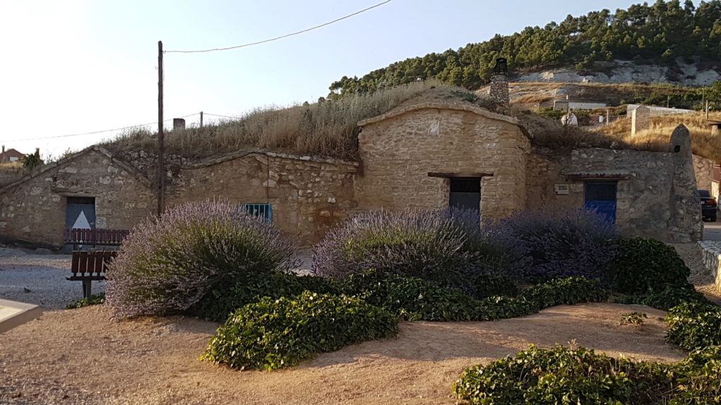 Barrio de las bodegas de Dueñas (Palencia)