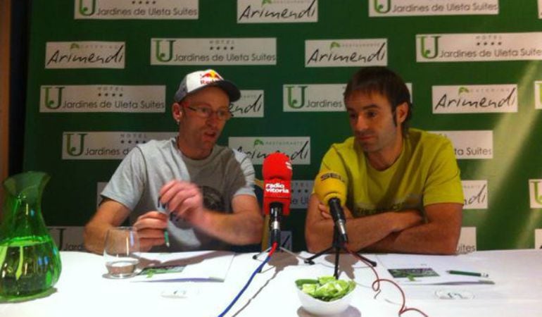 Los hermanos Pou en una rueda de prensa.