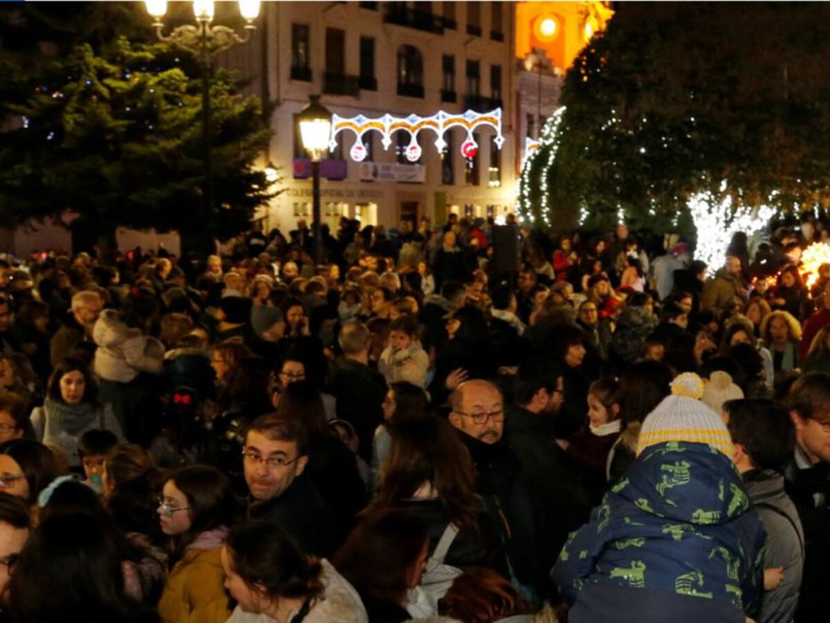 Más de 2.000 personas asisten al alumbrado navideño en Albacete