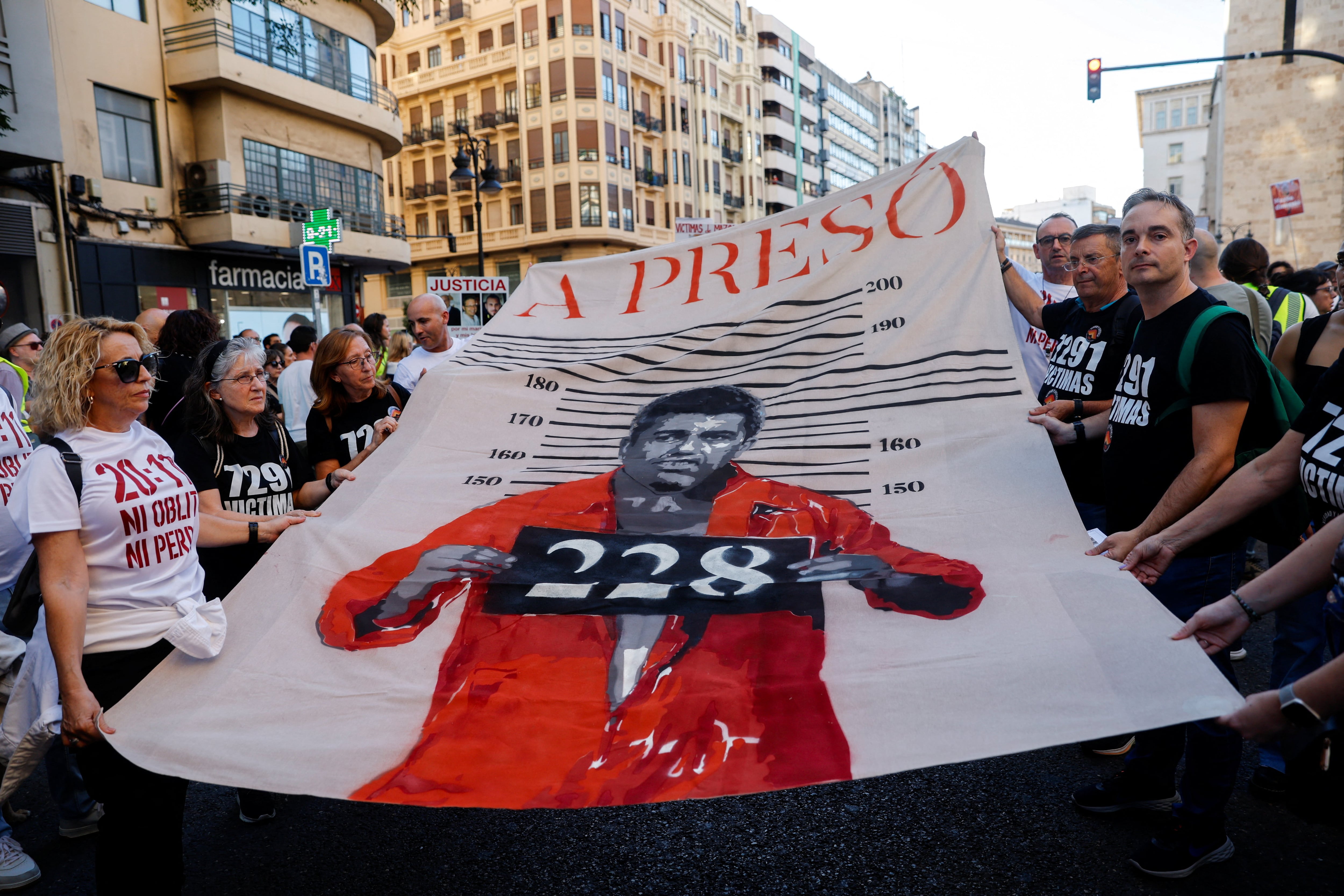 Manifestantes en Valencia piden la dimisión de Mazón un año después de la DANAREUTERS/Eva Manez