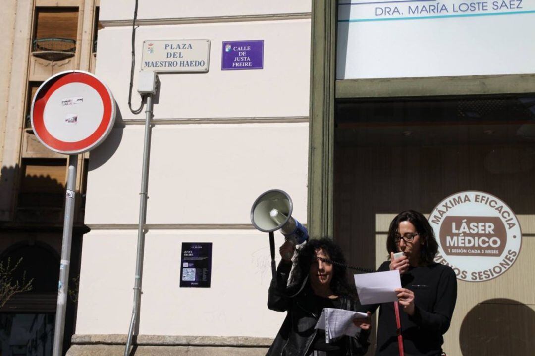 Acto simbolico dando el nombre de Justa Freire a una plaza de Zamora en 2017