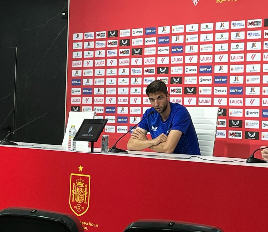 Édgar ha analizado la actualidad del Almería después del entrenamiento.