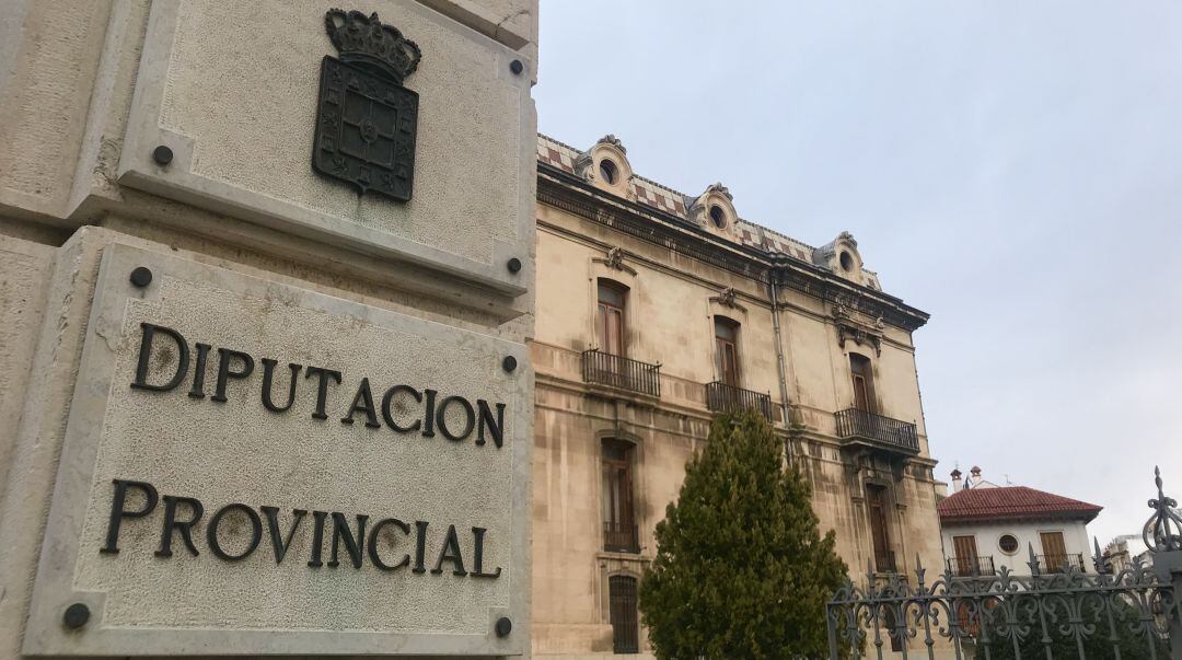 Acceso a la Diputación Provincial de Jaén.