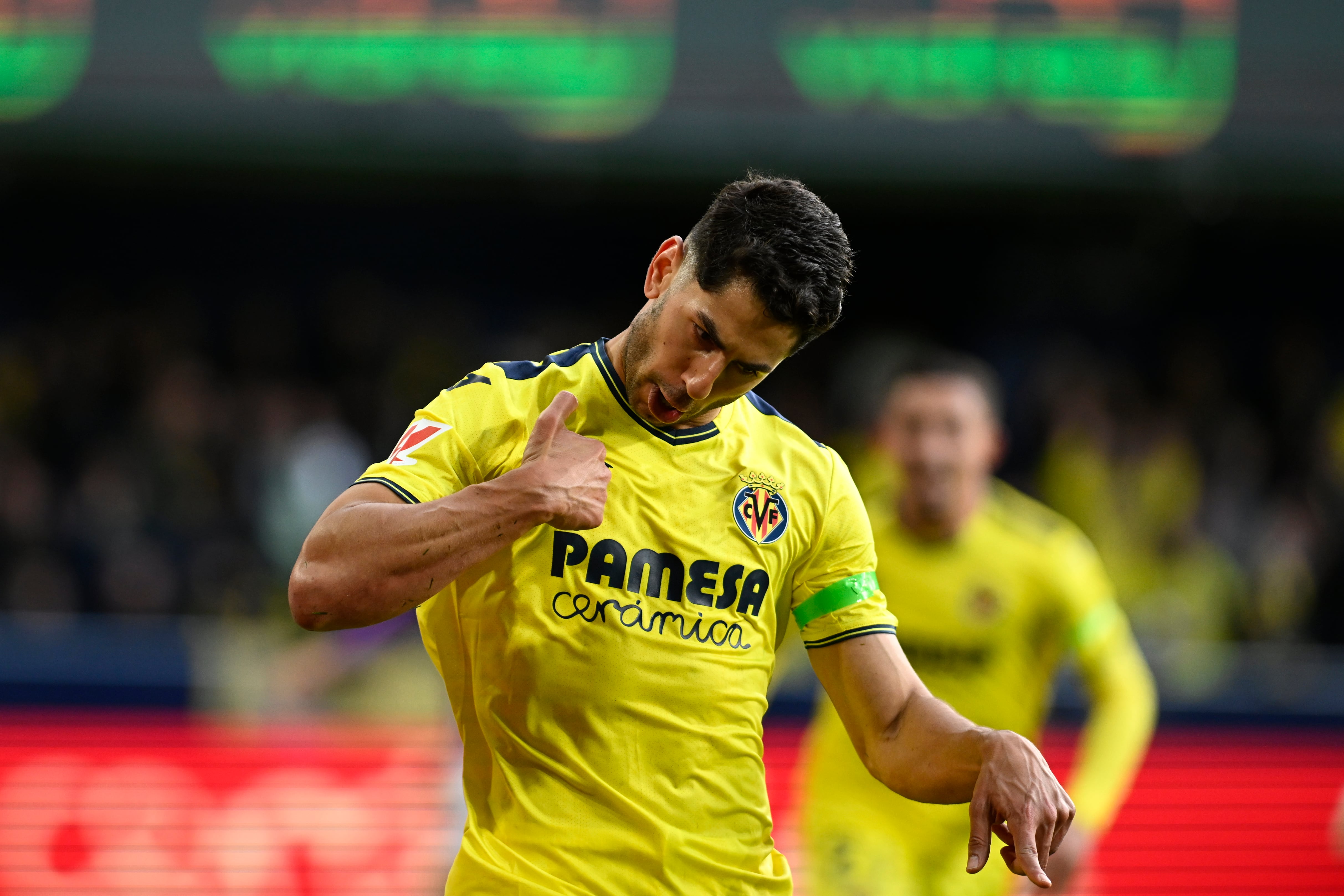 VILLARREAL (CASTELLÓN), 01/02/2025.- El delantero del Villareal Ayoze Pérez celebra el primer gol de su equipo durante el partido de LaLiga entre el Villarreal y el Valladolid, este sábado en el estadio de la Cerámica. EFE/ Andreu Esteban
