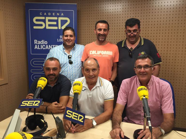 Los miembros del Sanedrin, en los estudios de Radio Alicante