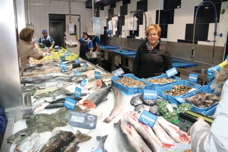 Los pescados que más mercurio contienen son el pez espada y el tiburón, según las autoridades sanitarias. 