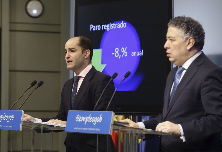 Los secretarios de Estado de Empleo y de Seguridad Social, Juan Pablo Riesgo y Tomás Burgos, presentan los datos de paro registrado en febrero de 2016.