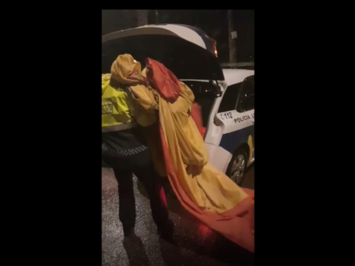 El viento se lleva la bandera de España del Paseo de la Estación