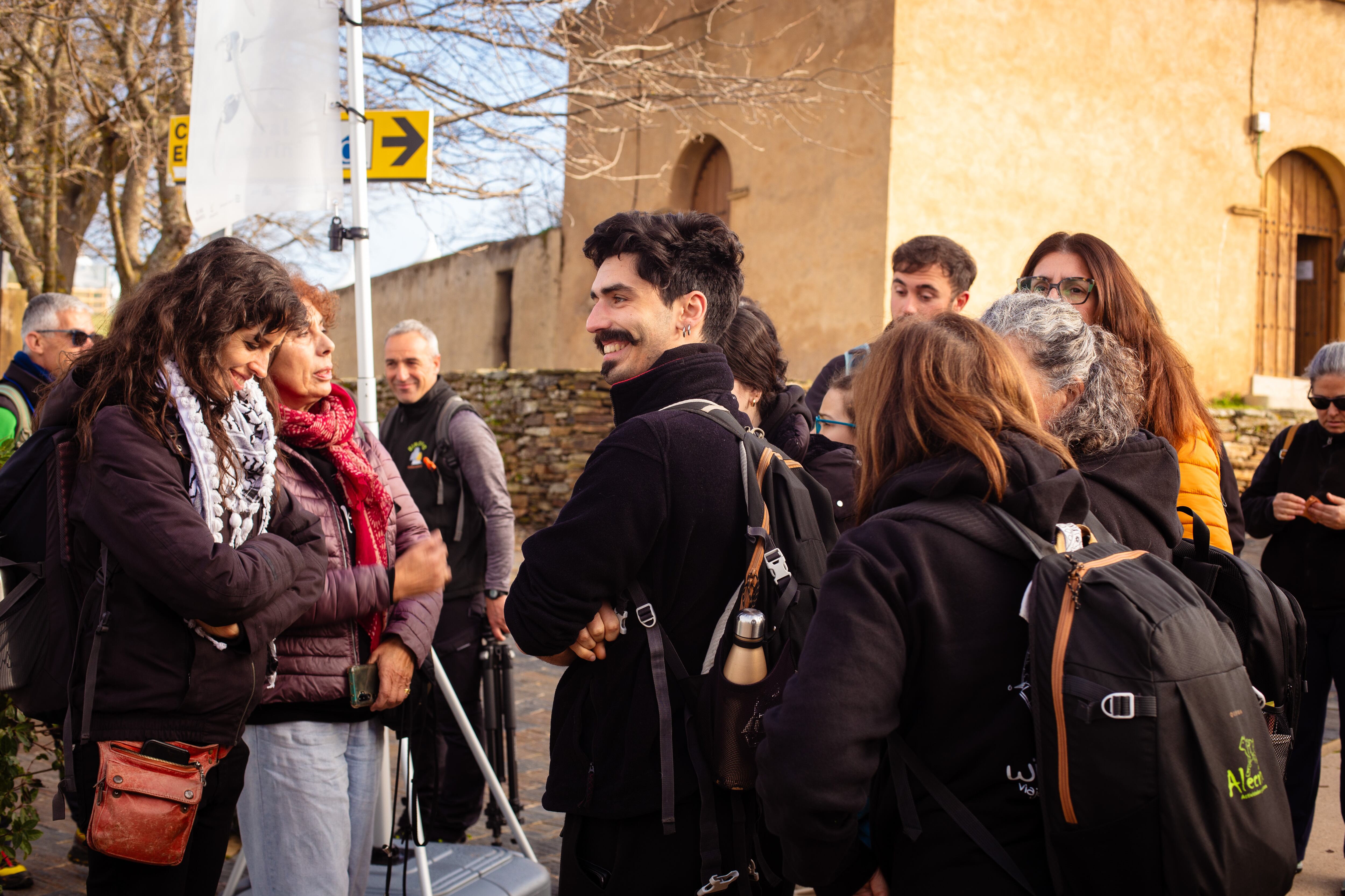 Excursionistas en Villarreal de San Carlos