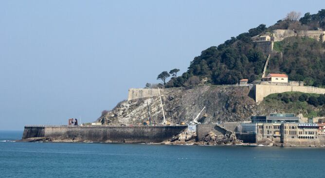 Obras de estabilización de las laderas del monte Urgull a la altura del Aquarium