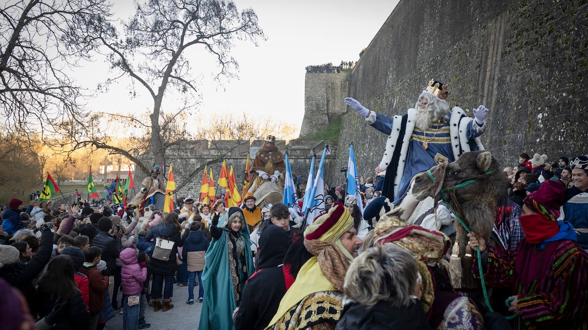 Los Reyes Magos pueden con el frío de enero en Navarra