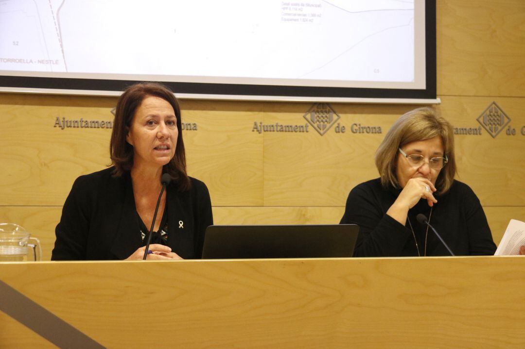 Pla obert de l'alcaldessa de Girona, Marta Madrenas, i la regidora de Salut, Eva Palau 