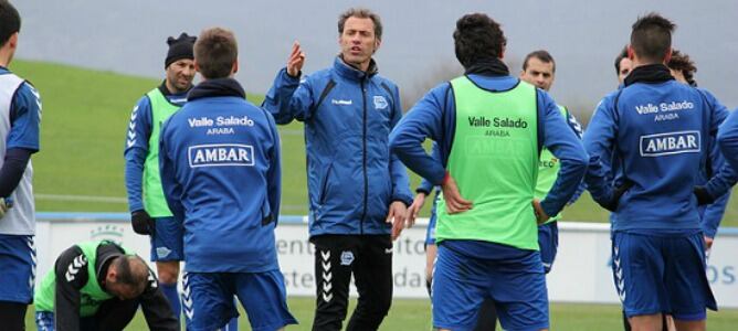 Alberto López pide a su equipo valentía para ganar al Recreativo de Huelva