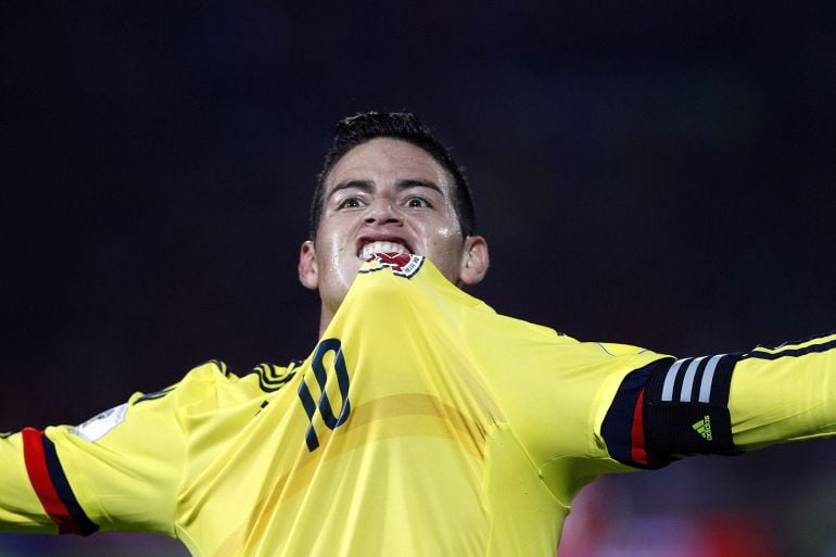 James Rodríguez celebra un gol con Colombia