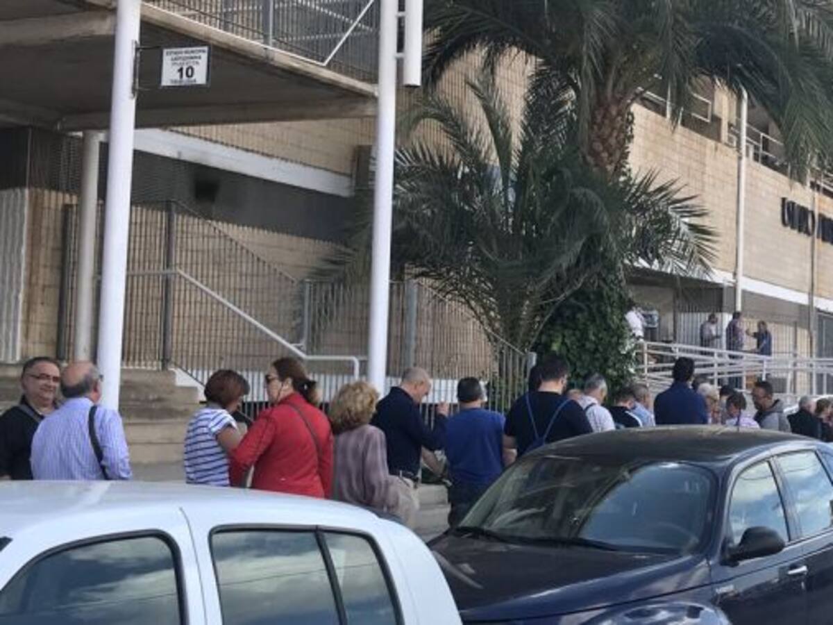 Colas en el Cartagonova pese al horario del FC Cartagena-Rayo Majadahonda