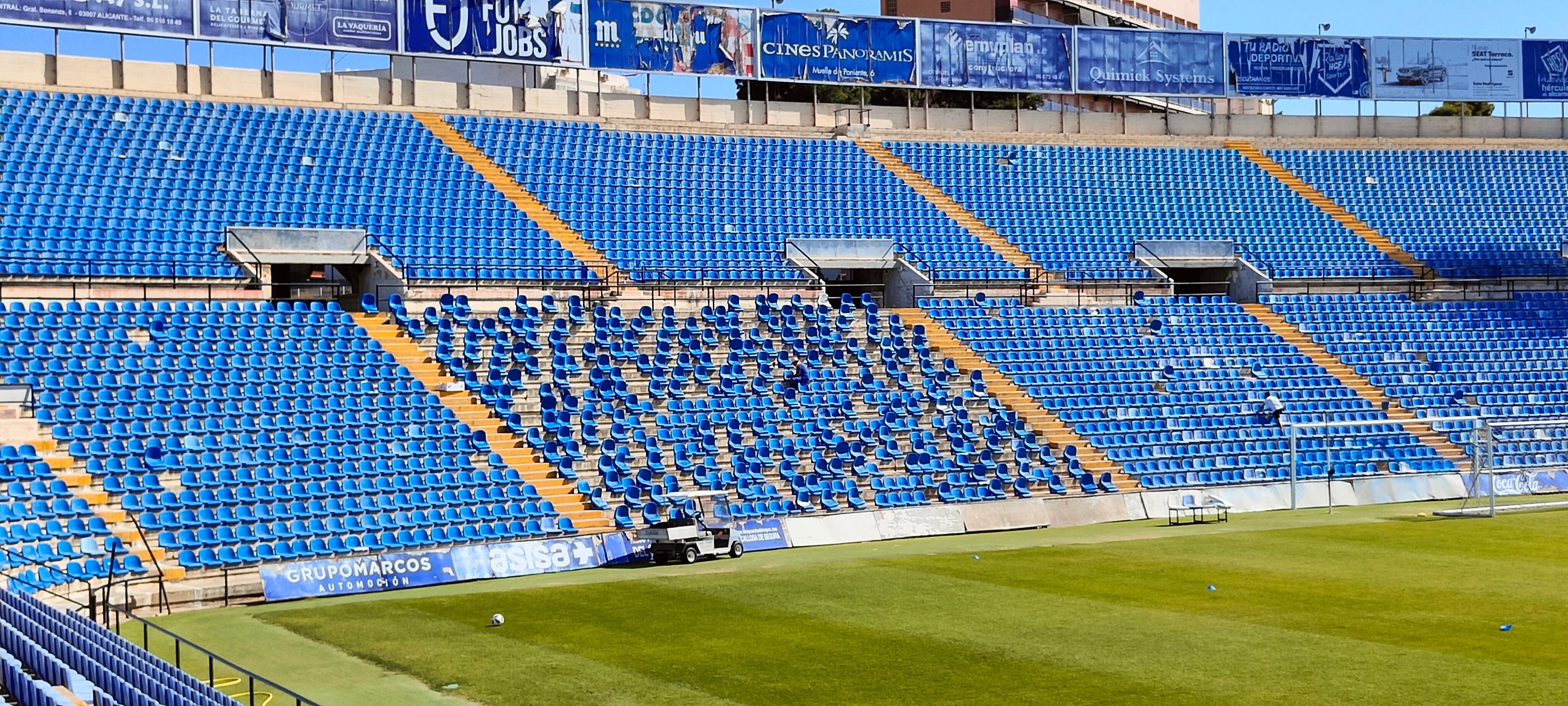 Grada fondo norte del estadio José Rico Pérez