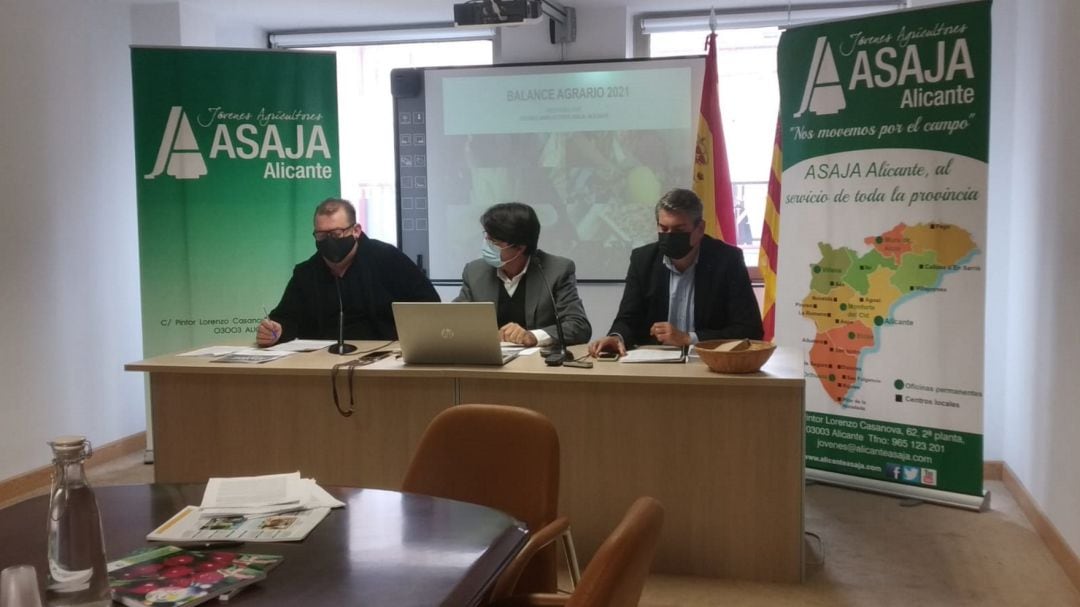 Juan Luis Giméno (i), José Vicente Andreu (c) y Ramón Espinosa (d)