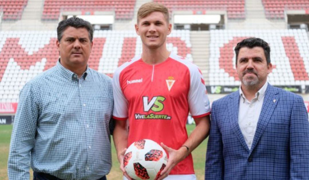 Edu Luna presentado como nuevo futbolista del Real Murcia