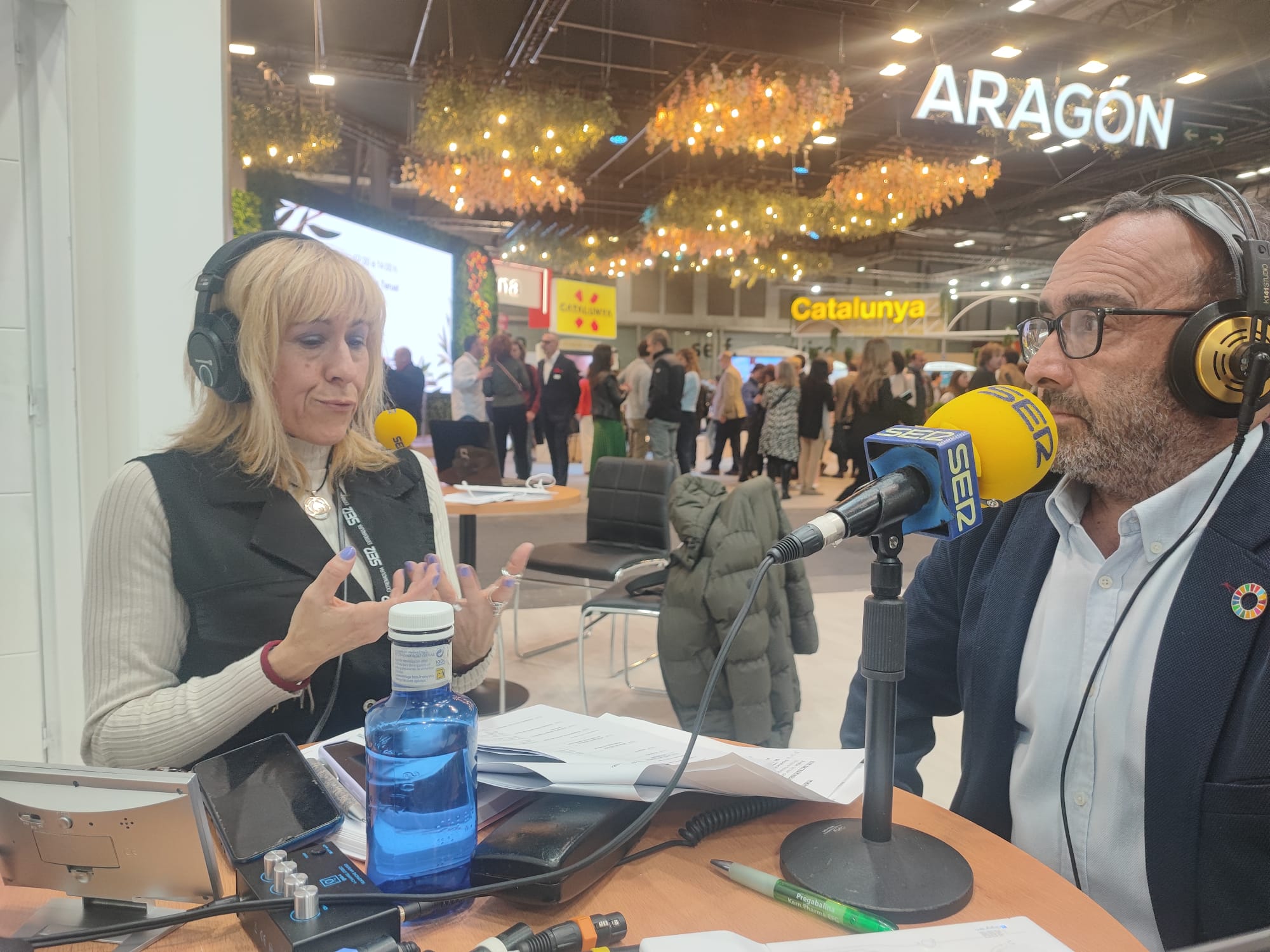 El presidente de la Diputación de Cáceres en el Stand de la SER de Extremadura