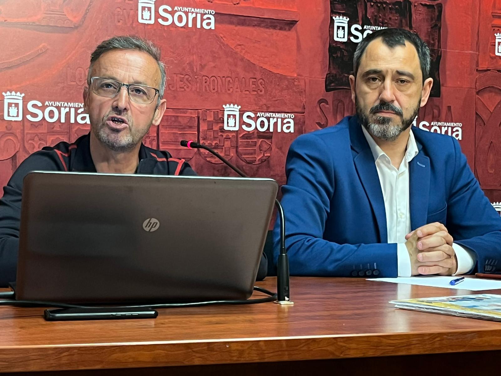 Juan Carlos Rodríguez (i) y Javier Muñoz (d), en rueda de prensa.