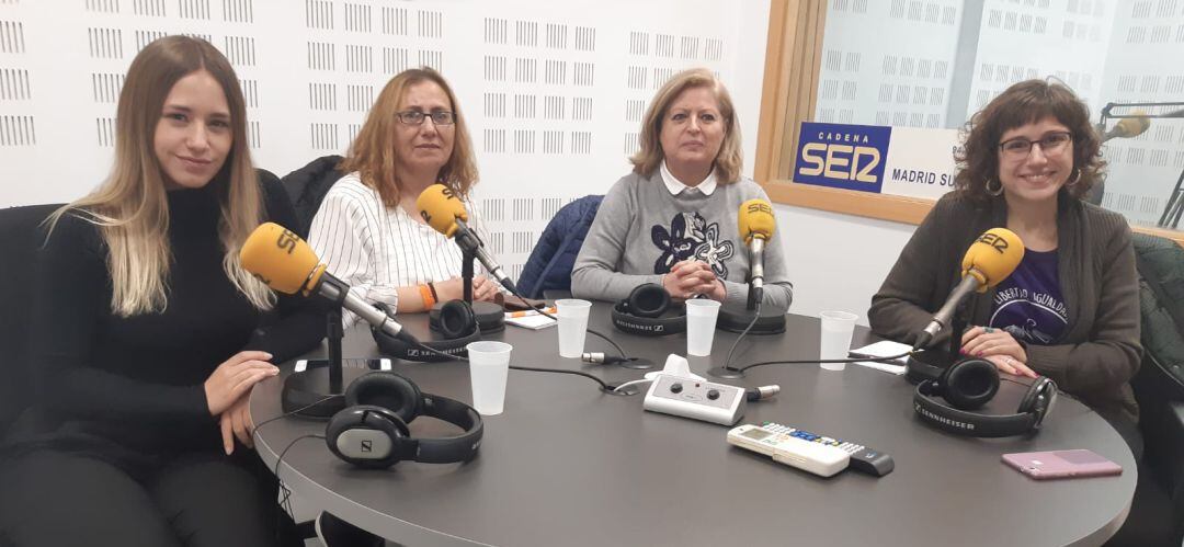 De izquierda a derecha, Noelia Núñez (PP Fuenlabrada), Juani Valenciano (Ciudadanos Pinto), Rosa Cabezón (PSOE Valdemoro) y Eva Martínez (Leganemos).