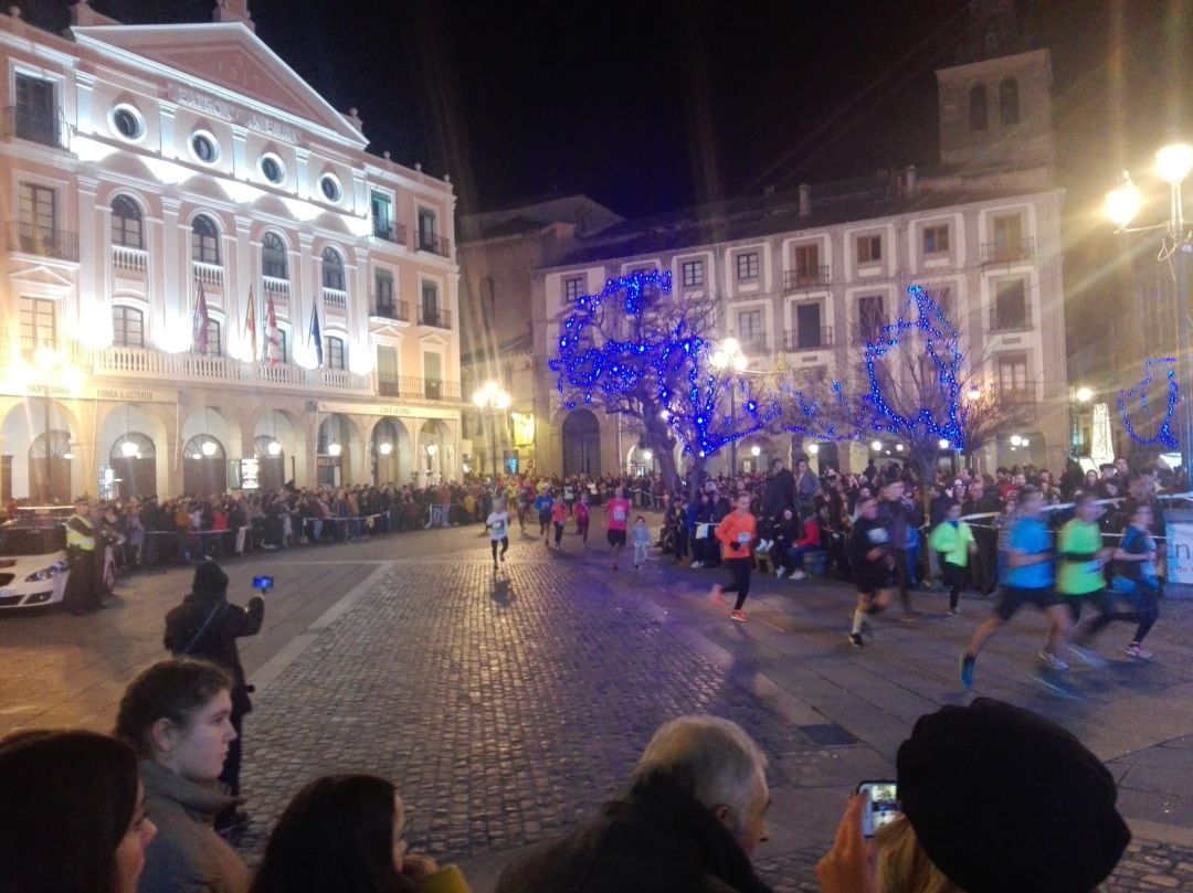 Llegada de los corredores a la Plaza Mayor