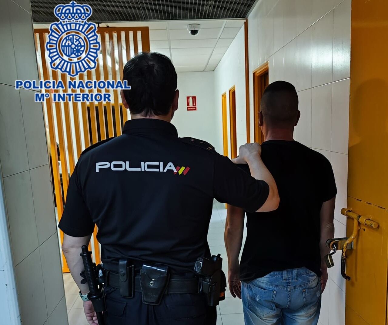 Detenido en Murcia por amenazar a su pareja y matar al conejo de su hija